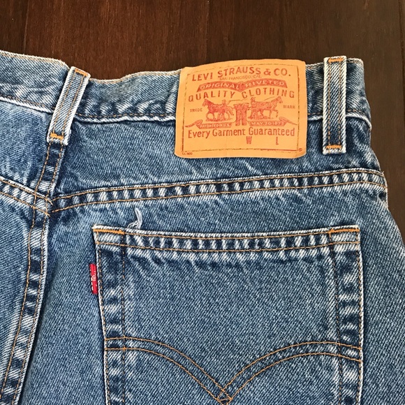 Size 10 Levi shorts - Picture 4 of 6